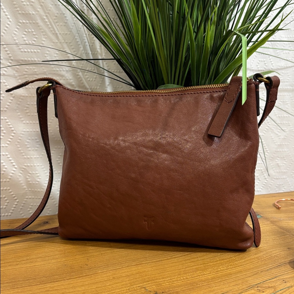 Vintage FRYE Soft And Supple Leather Crossbody Bag in Brown 9x8